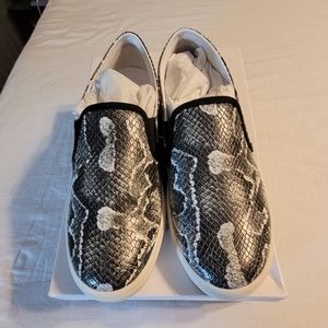 New Jessica Simpson Dinellia slip on sneakers